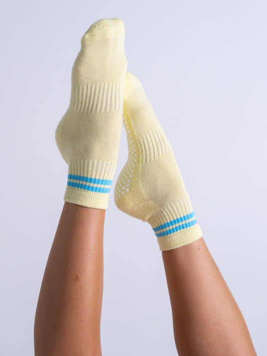 Cali Quarter Grip Socks: One size